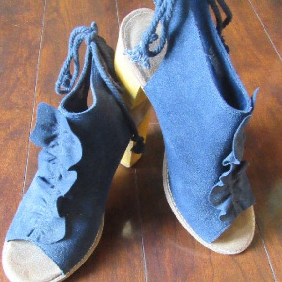 toms elba ruffle